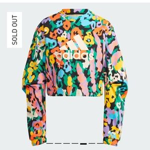 Women’s Graphic Sweatshirt XS NWT